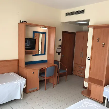 Costa 3* Pineto