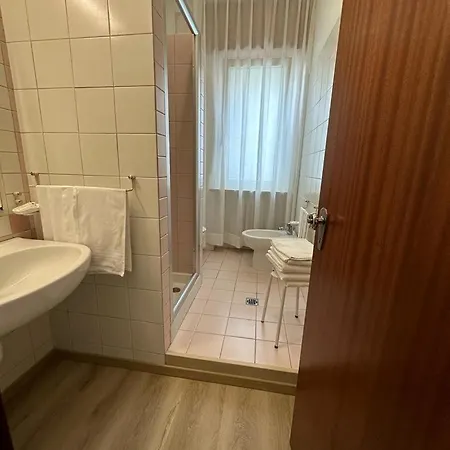 מלון Costa 3*