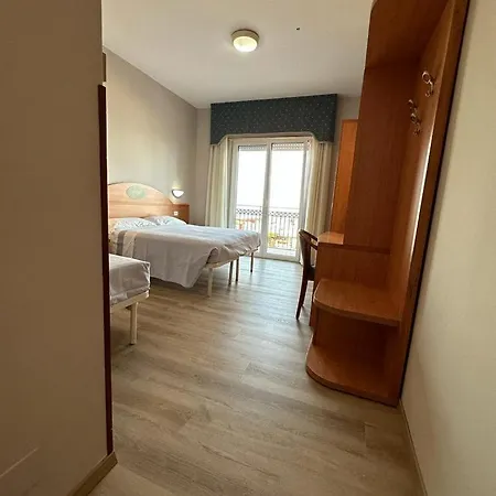 Costa 3* Pineto