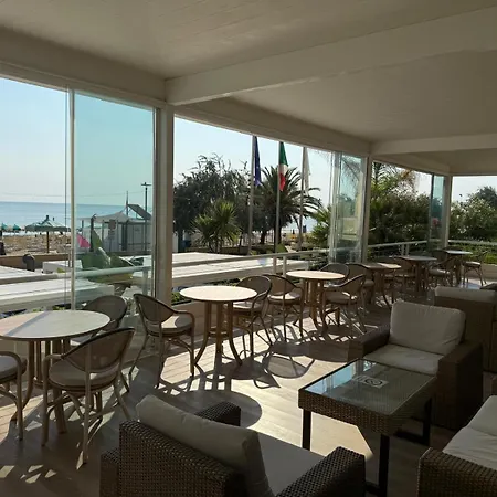 Costa 3* Pineto