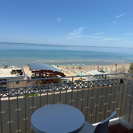 Otel Costa Pineto