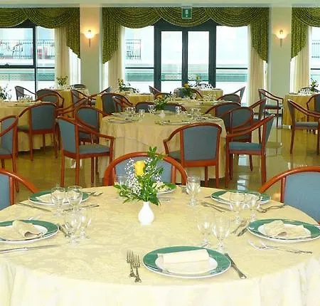 Otel Costa Pineto